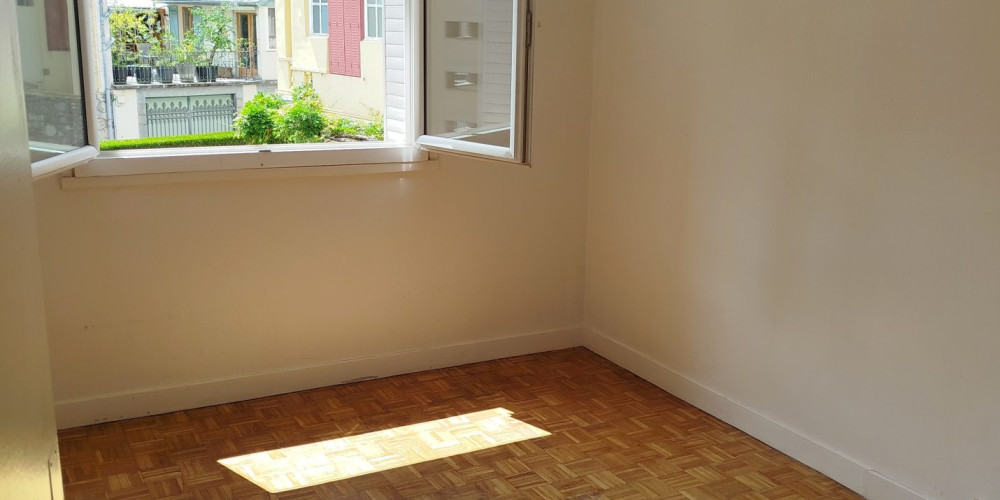 appartement à BAGNERES DE BIGORRE (65200)
